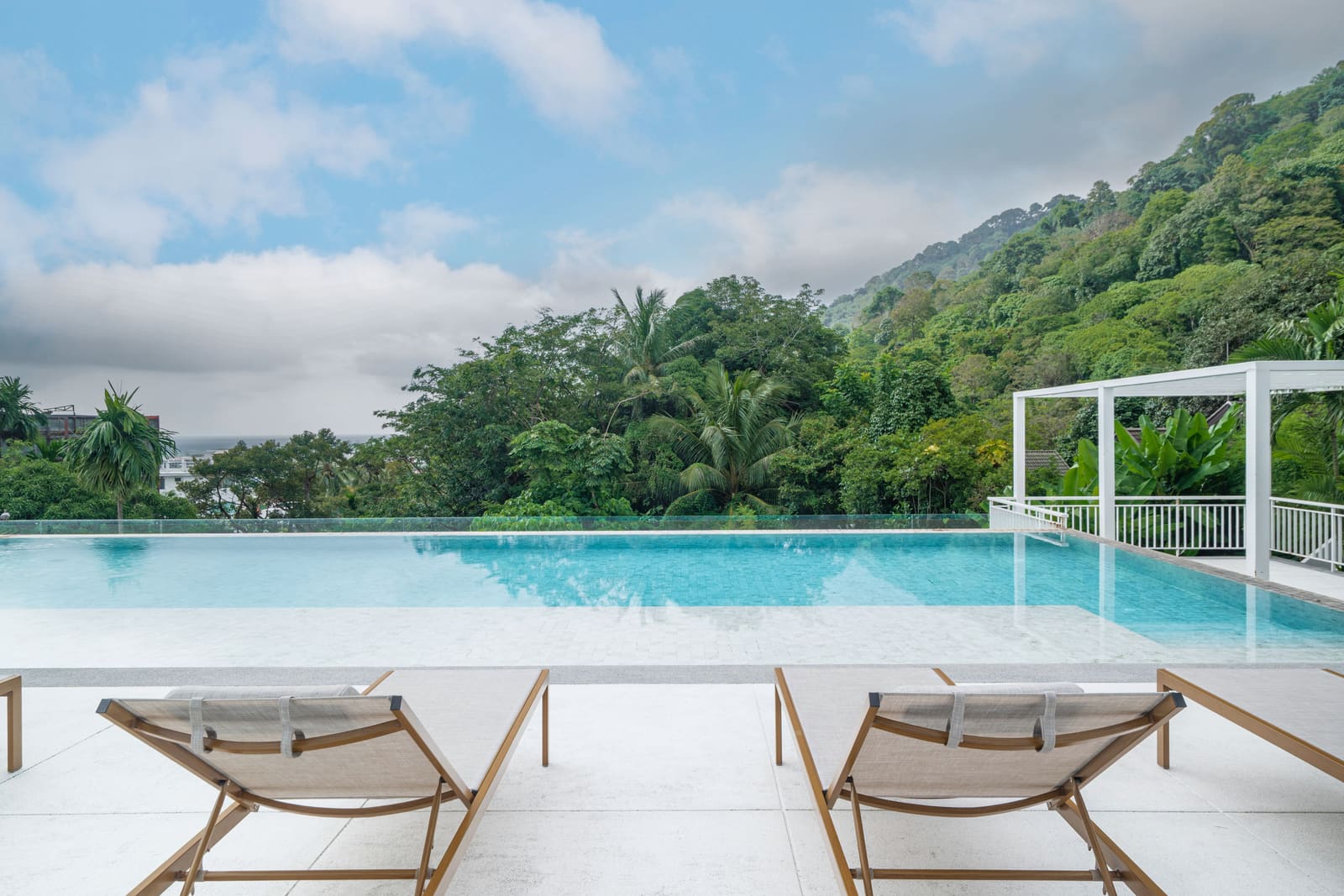 Seavale Residence Patong